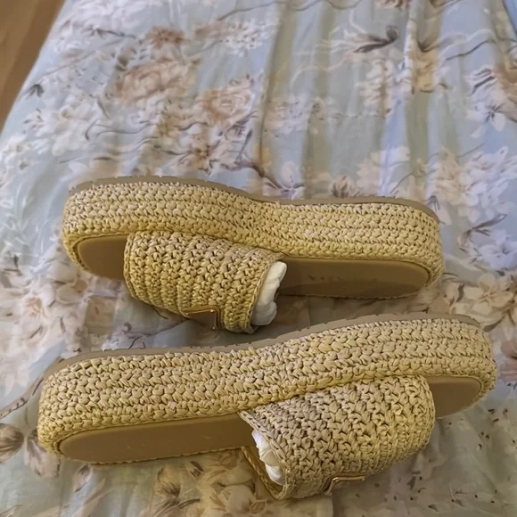 Authentic Prada Tan Woven Mules sandals authentic - Picture 8 of 10